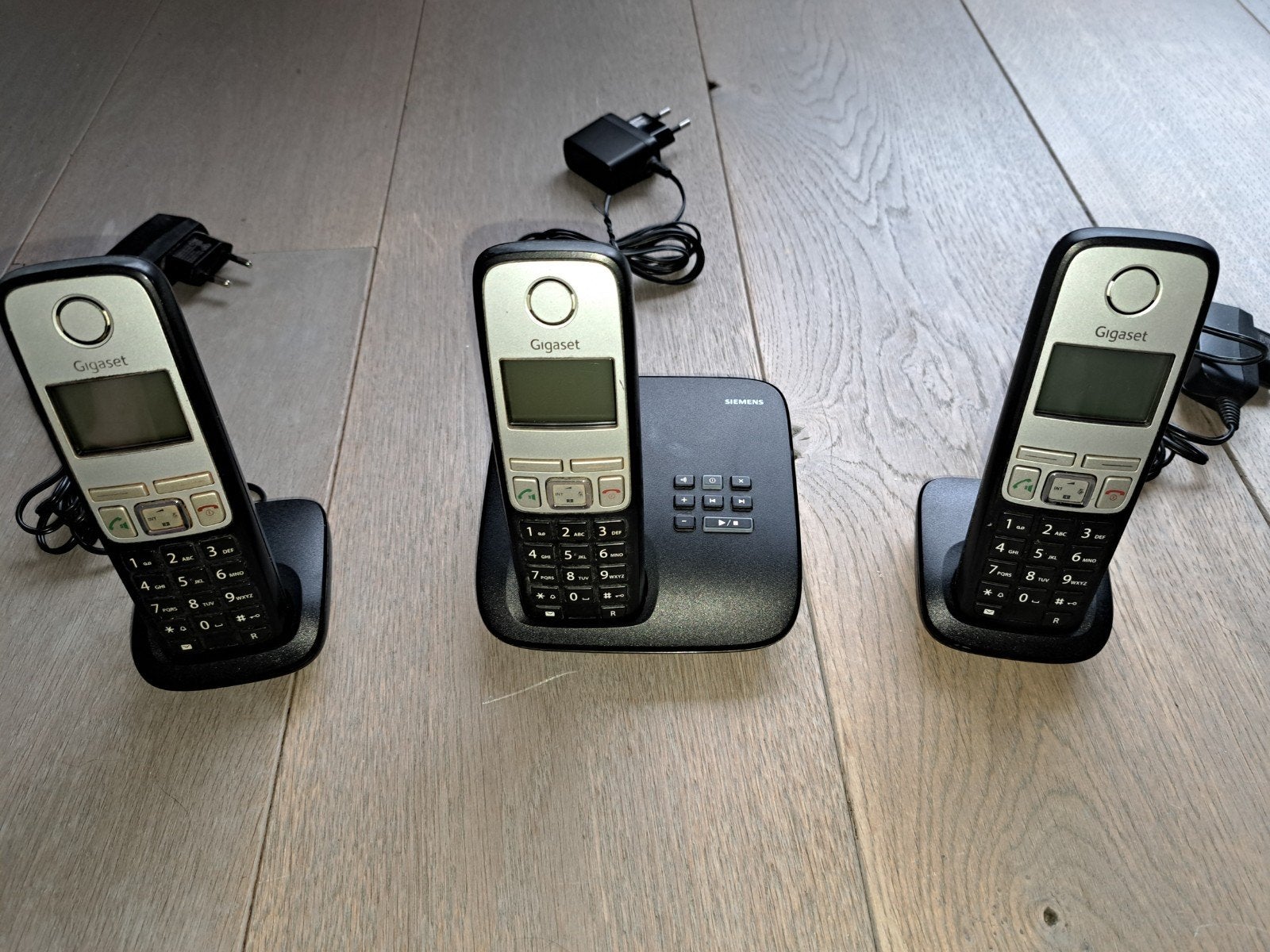 Gigaset A400A Dect telefoonset met 3 handsets, Ophalen of Verzenden, Gebruikt, 3 handsets
