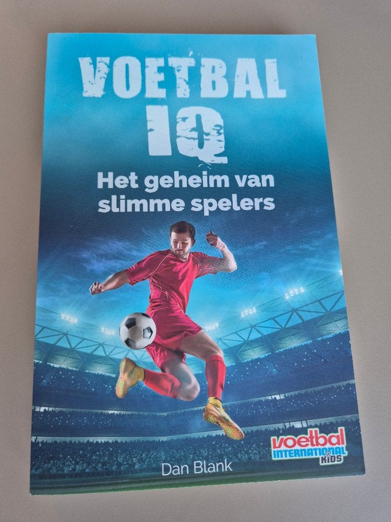 Voetbal IQ boek - het geheim van slimme spelers, Ophalen, Zo goed als nieuw, Dan Blank, Balsport