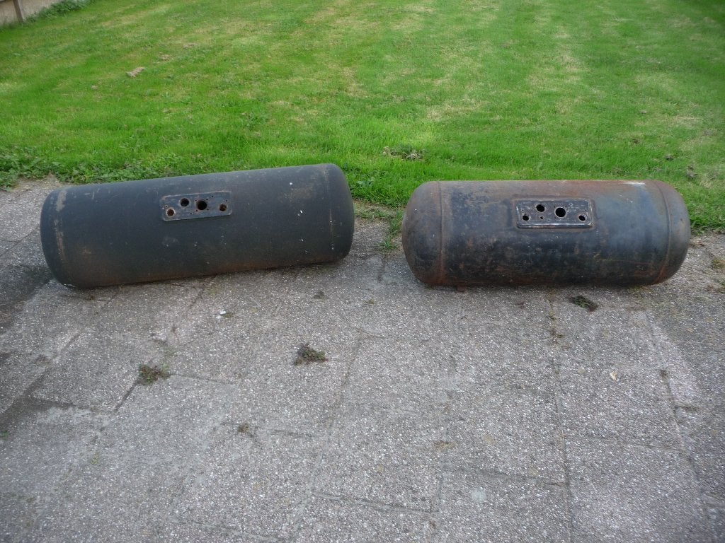 2 gestripte lpg-tanks voor projecten zoals barbecue oid, Ophalen, Gebruikt