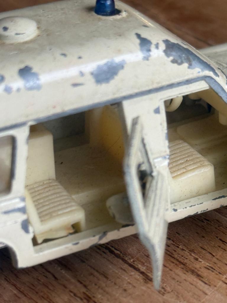Siku Binz Ambulance 1:43 - Vintage Modelauto, Ophalen of Verzenden, Gebruikt, Auto, SIKU