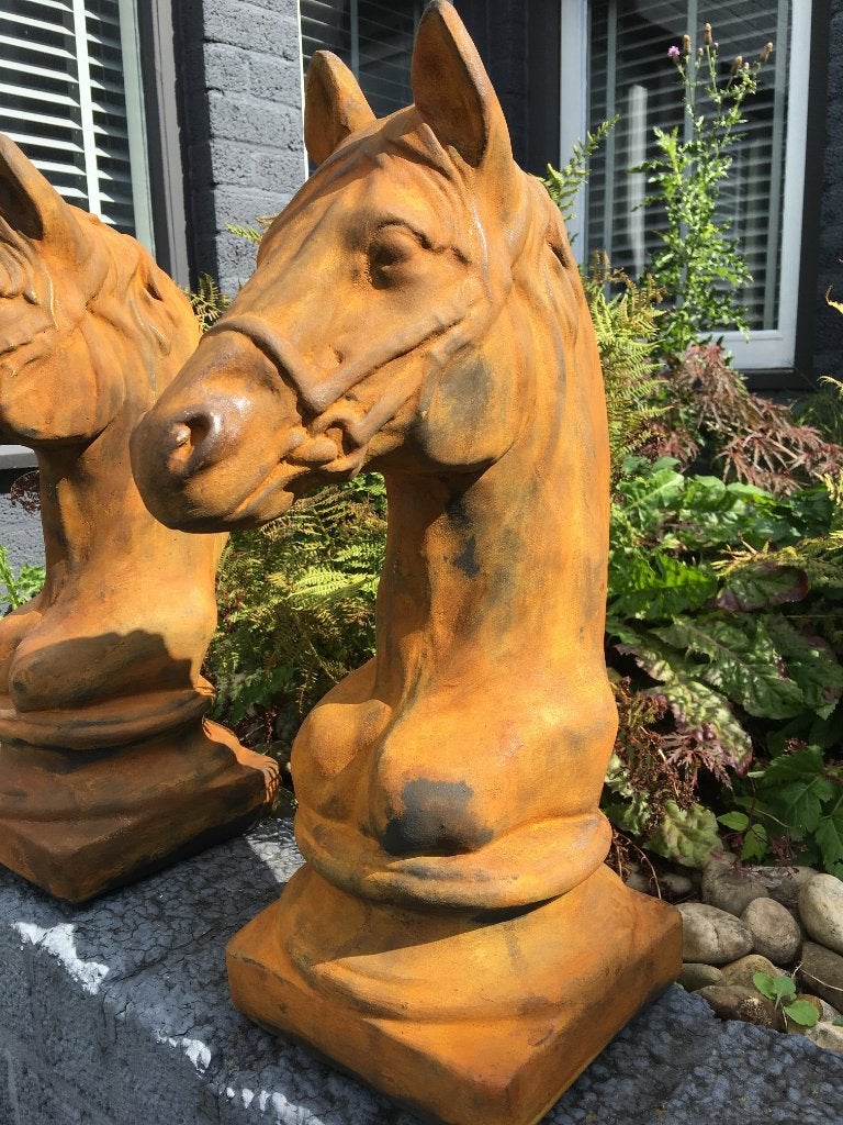 Sculptuur paardenhoofd, vol steen oxide, Tuin en Terras, ., Ophalen of Verzenden, ., .