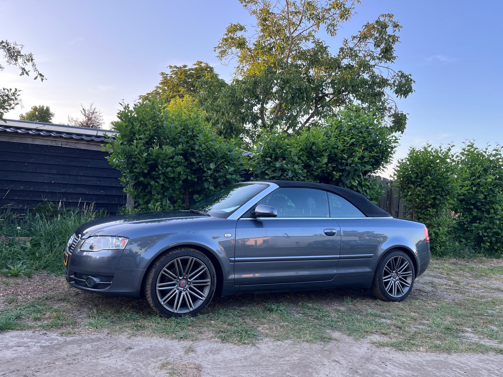Audi A4 1.8T Cabrio 172dkm afn. trekh. zwart leer 18inch, Auto's, Voorwielaandrijving, Zwart, 4 cilinders, A4