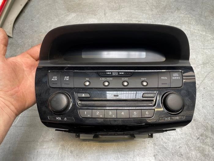 Radio van een Honda FR-V, Auto-onderdelen, Interieur en Bekleding, Honda, Gebruikt, -, -