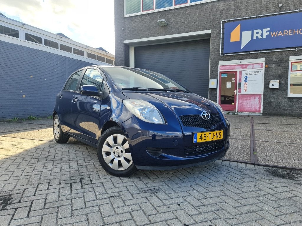 Toyota Yaris 1.3 16V Vvt-i 5DR 2006 Blauw✅️, Auto's, Voorwielaandrijving, 40 €/maand, Zwart, 4 cilinders
