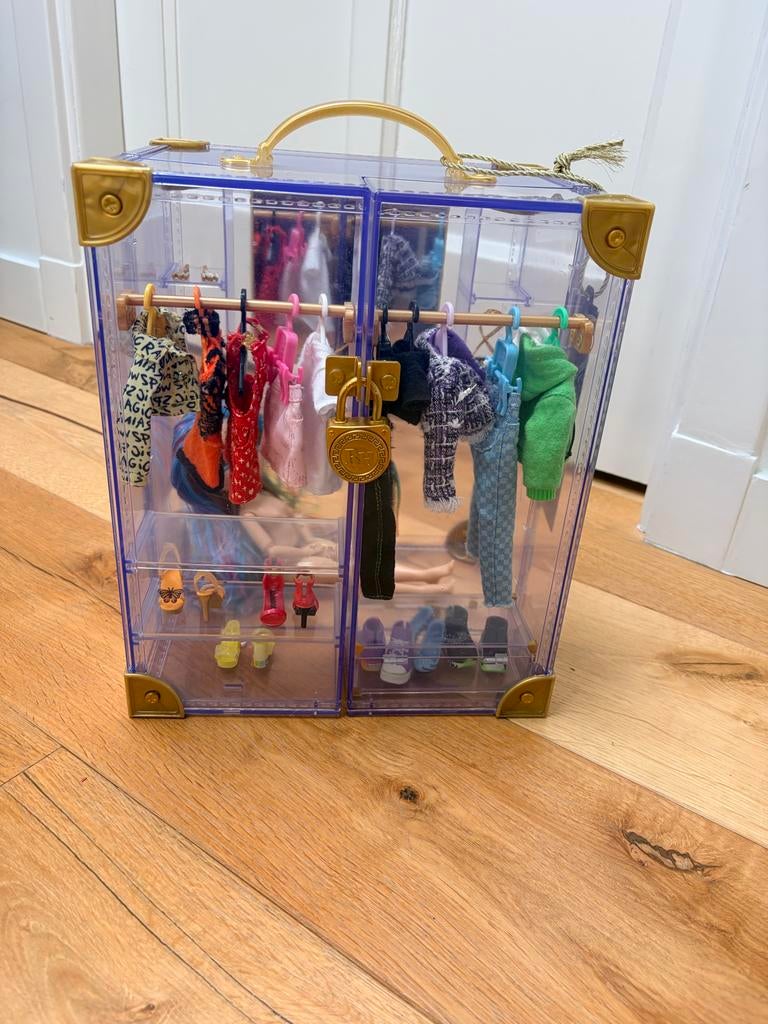 Rainbow High Kledingkast met Pop en Accessoires, Kinderen en Baby's, Speelgoed | Poppen, Zo goed als nieuw, Overige typen, Ophalen