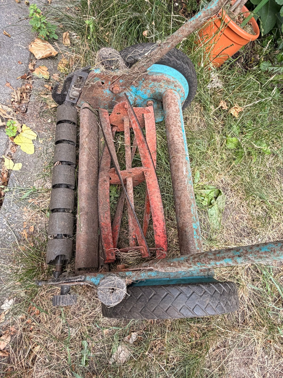 Gardena handmaaier met karakteristieke patina, Tuin en Terras, Grasmaaiers, Kooimesmaaier, Ophalen, Gebruikt, Handgrasmaaier