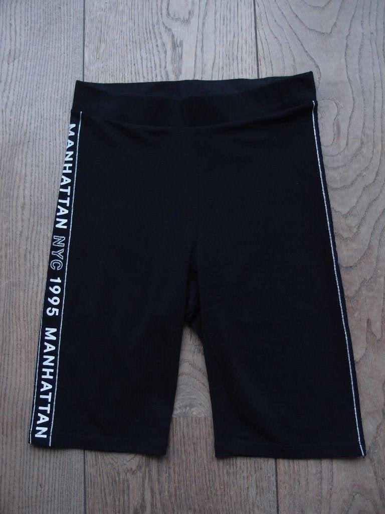 Stoere H&M biker short korte broek maat 152, Kinderen en Baby's, Broek, Meisje, H&M, Ophalen of Verzenden