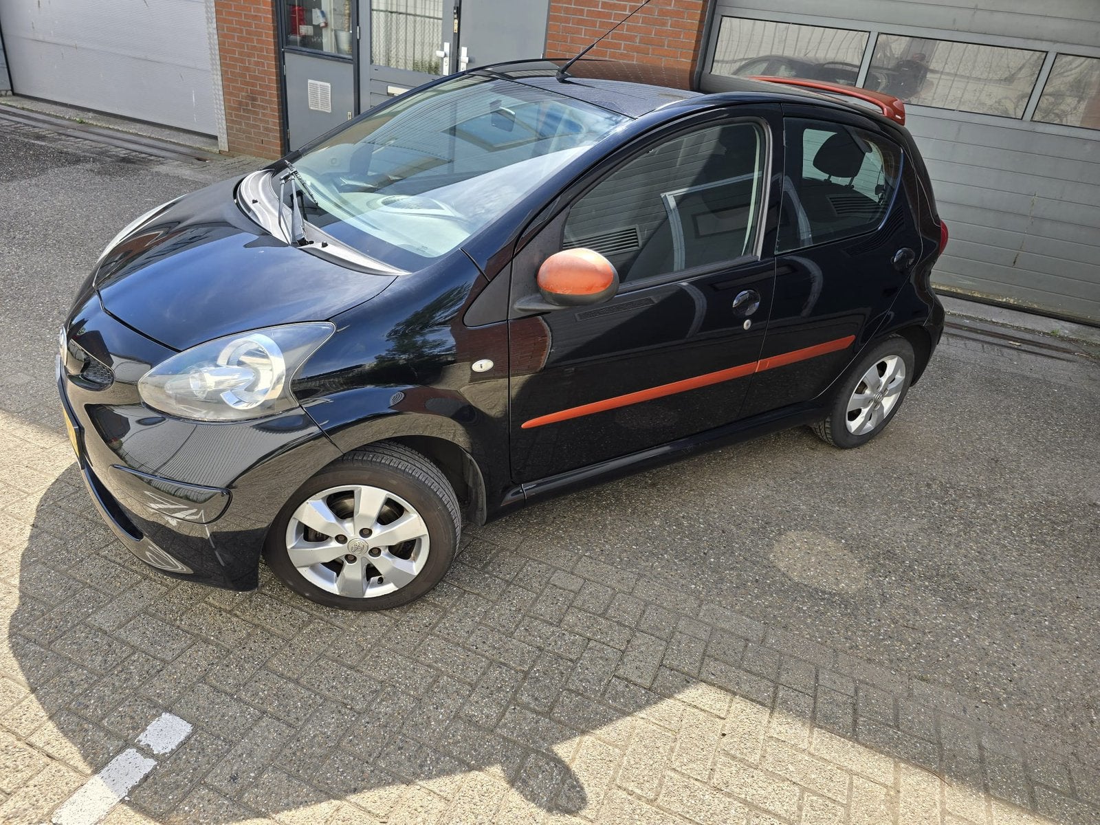 Toyota Aygo 1.0 12V Vvt-i 5DRS 2008 Zwart, Auto's, Voorwielaandrijving, Stof, Zwart, 4 stoelen