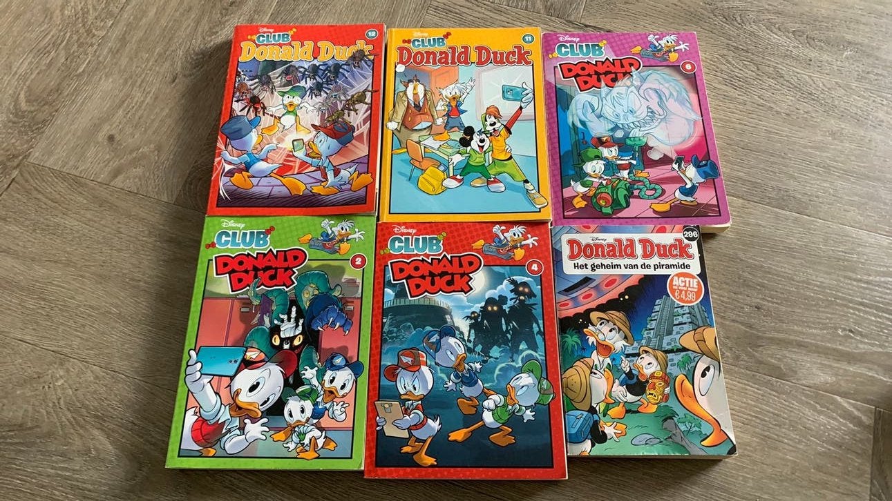 Club Donald Duck Pocket 2, 4 en 296, Ophalen of Verzenden, Zo goed als nieuw, Fictie algemeen