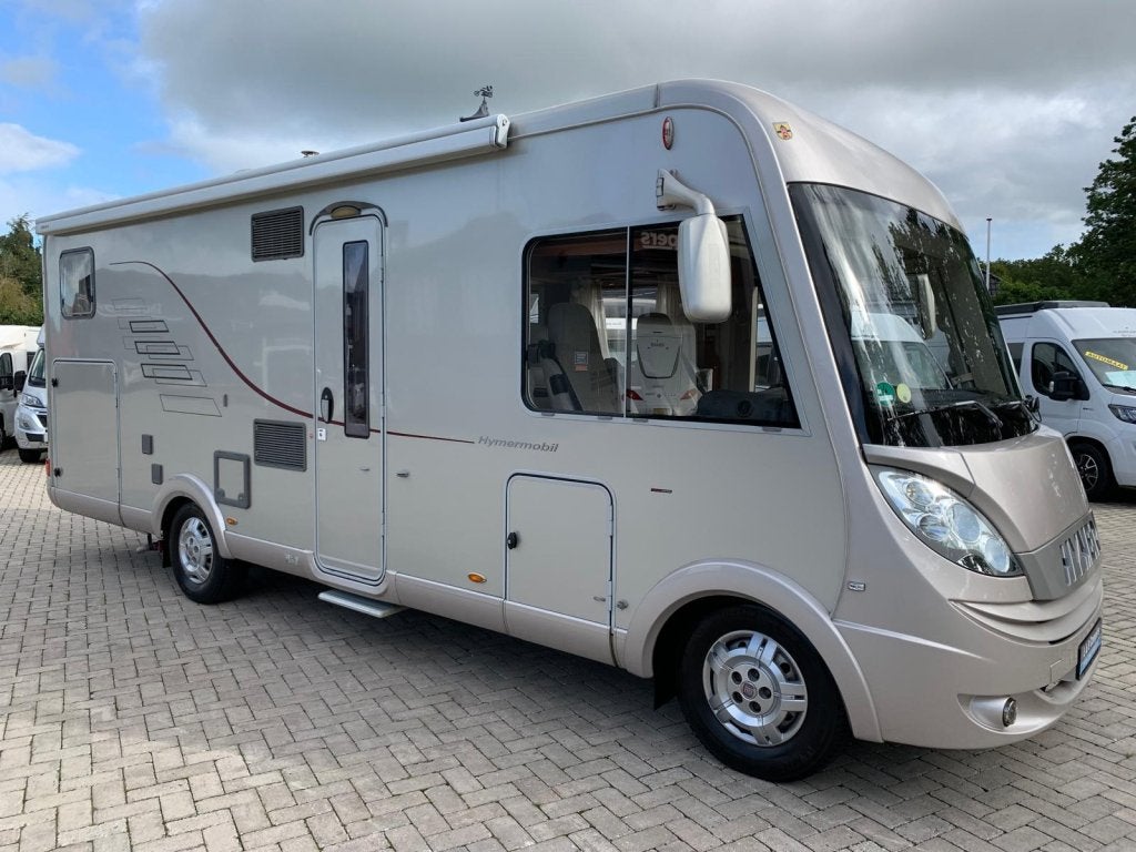 Hymer B678 Enkele bedden Hefbed 68000 km 2013 Top-klasse
