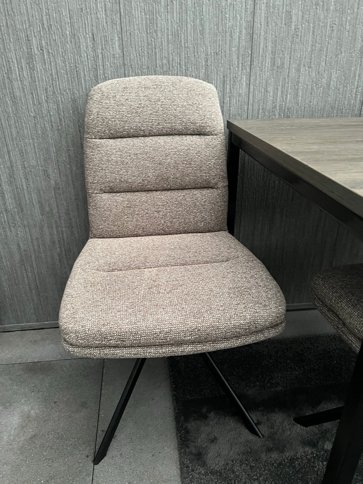 Set van 4 nieuwe draaibare stoelen in bruin, Ophalen, Bruin, Nieuw, Vier