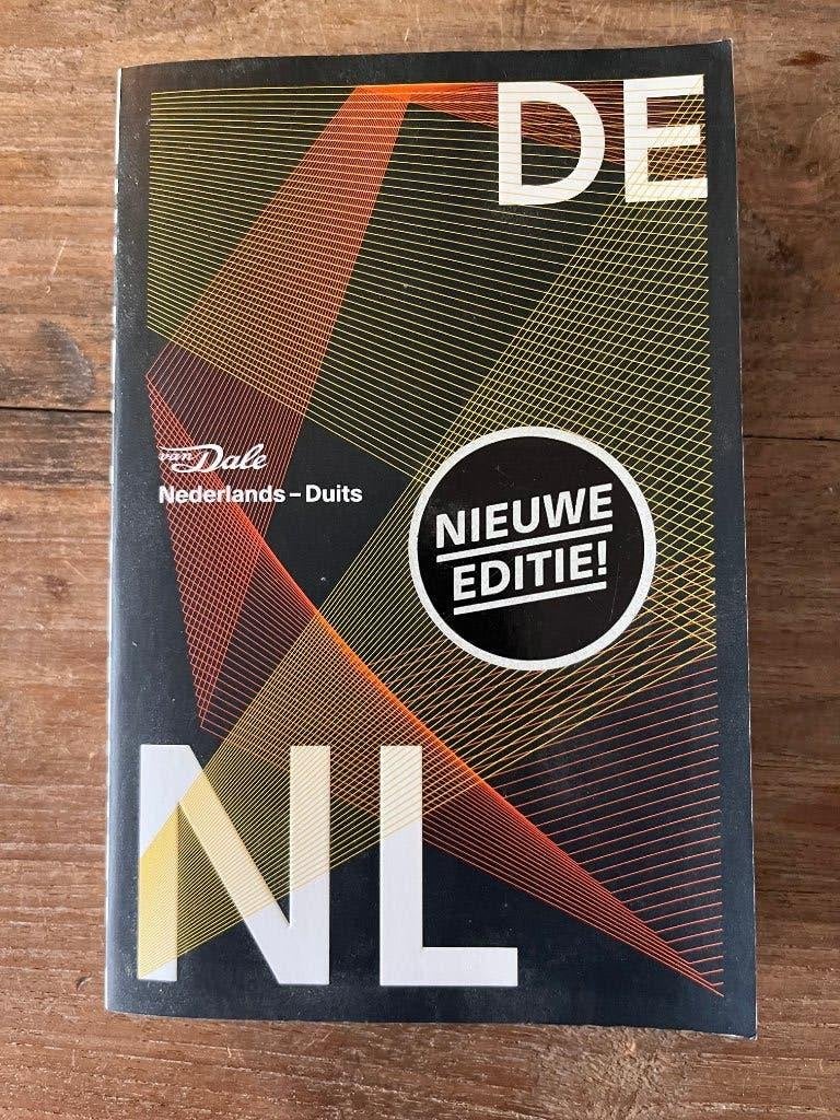 van Dale Nederlands- Duits woordenboek, Boeken, Woordenboeken, Duits, Ophalen of Verzenden, Zo goed als nieuw, Van Dale