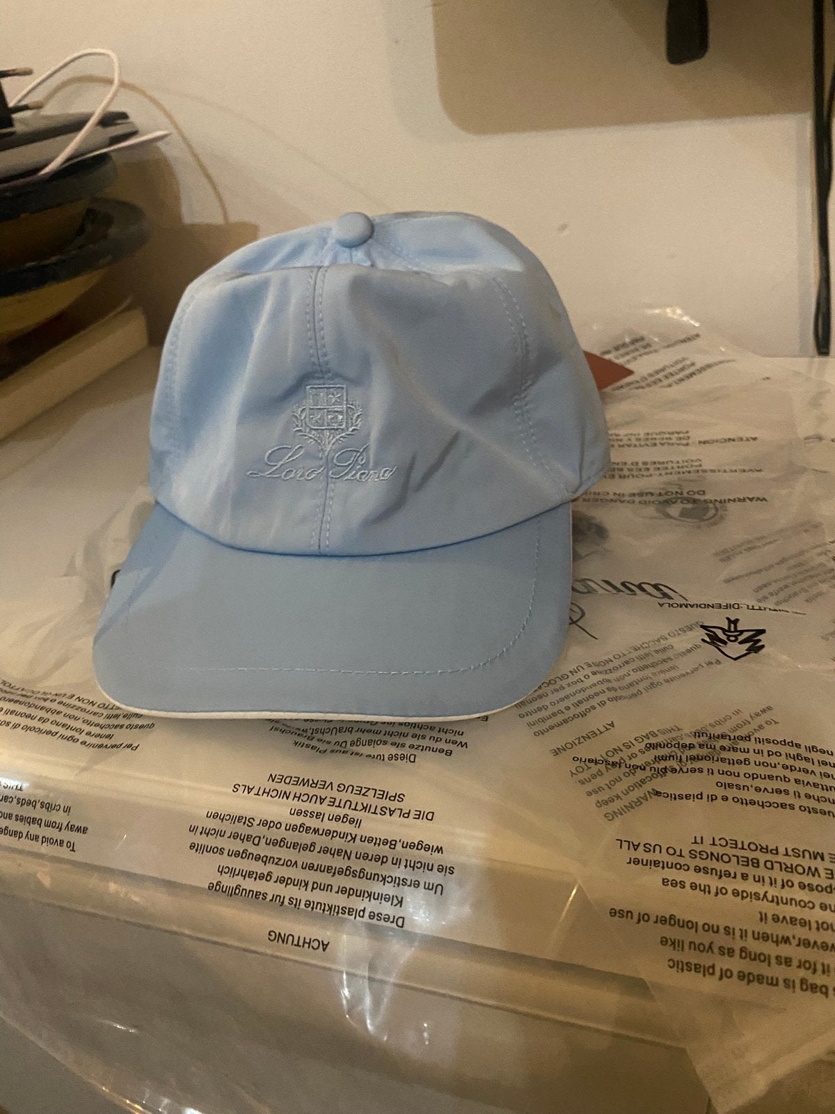 Loro piana pet - Lichtblauw nieuwstaat!, Italy, Nieuw, Pet, Loro piana