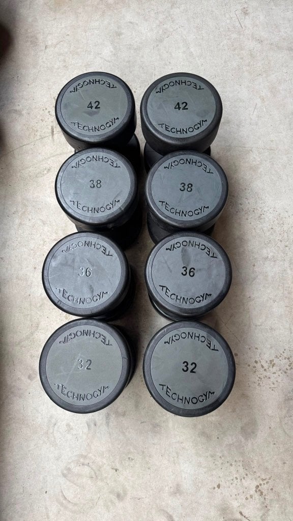 Technogym Rubberen Pu Dumbells 2x32kg,2x36kg,2x38kg,2x42kg, Ophalen, Gebruikt, Dumbbell
