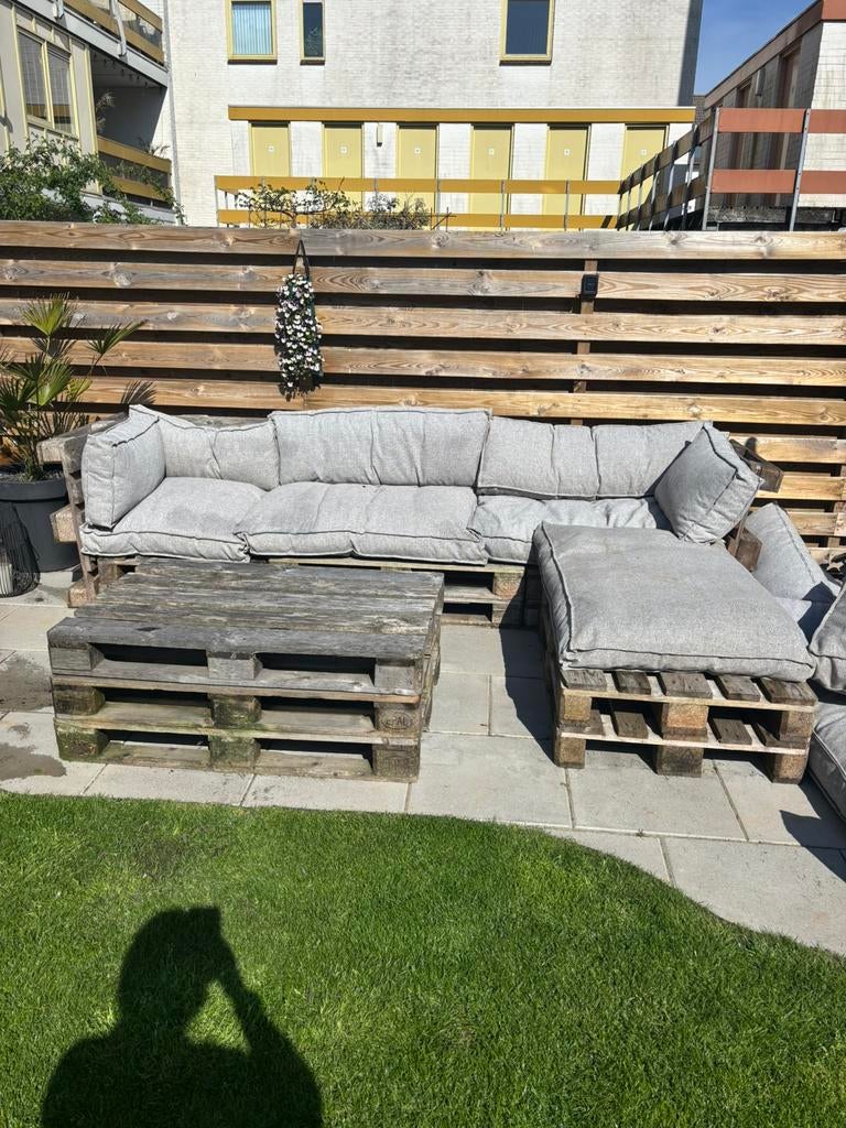 Palletbank met tafeltje, Tuin en Terras, Tuinsets en Loungesets, Ophalen, Zo goed als nieuw, Loungeset, Bank