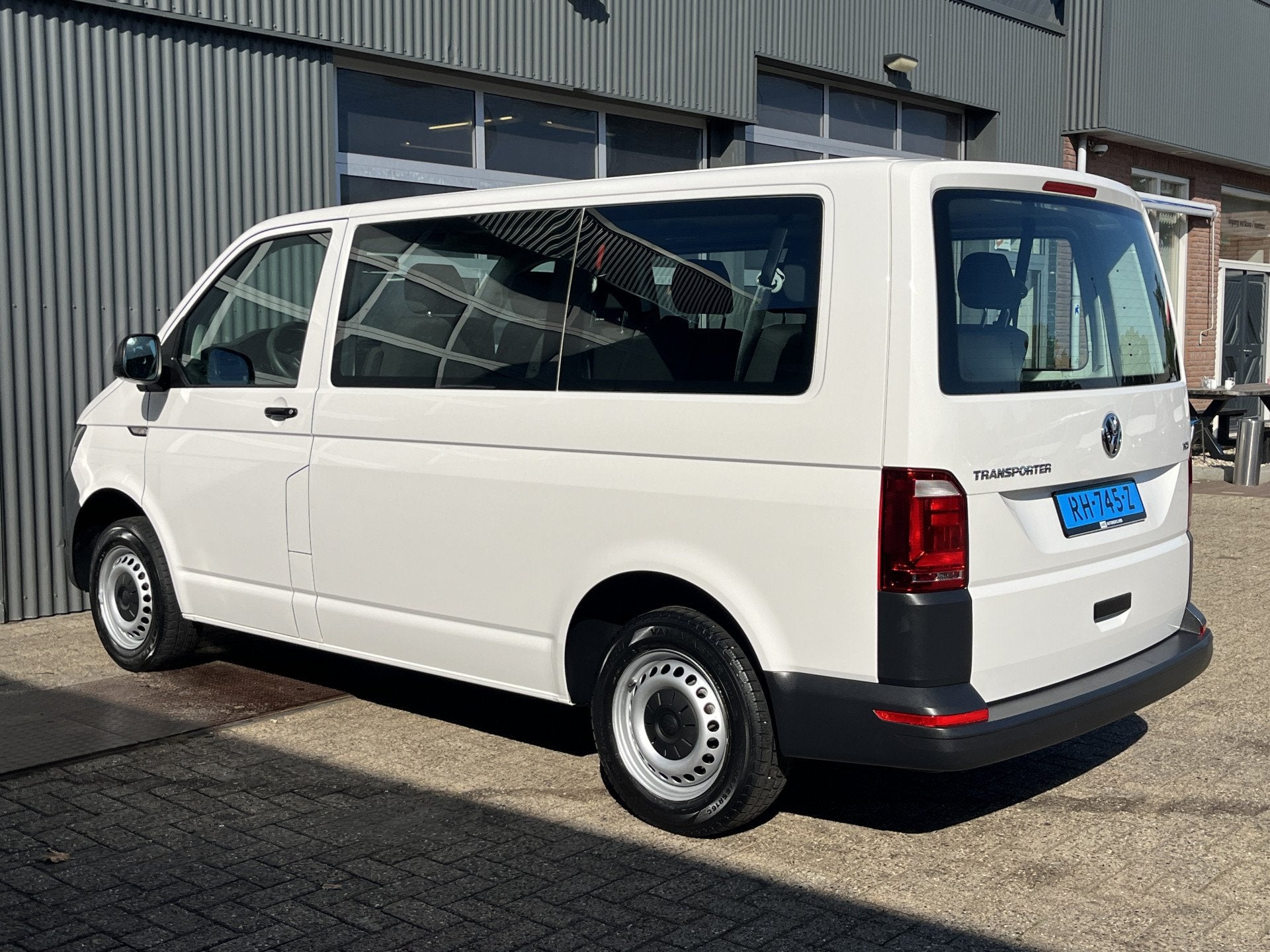 Volkswagen Transporter Kombi 2.0 TDI L1H1 Incl btw 9-Persoon, Auto's, Voorwielaandrijving, Gebruikt, Wit, Origineel Nederlands