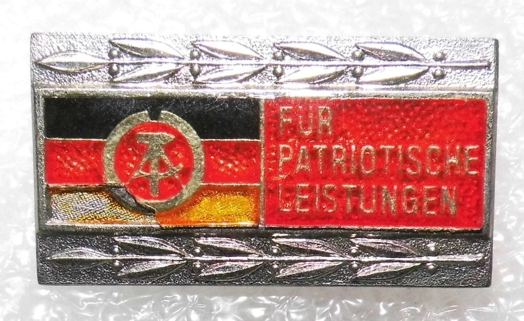 Speld DDR - Ehrennadel der Nationalen Front, Verzenden, Gebruikt, Stad of Land, Speldje of Pin