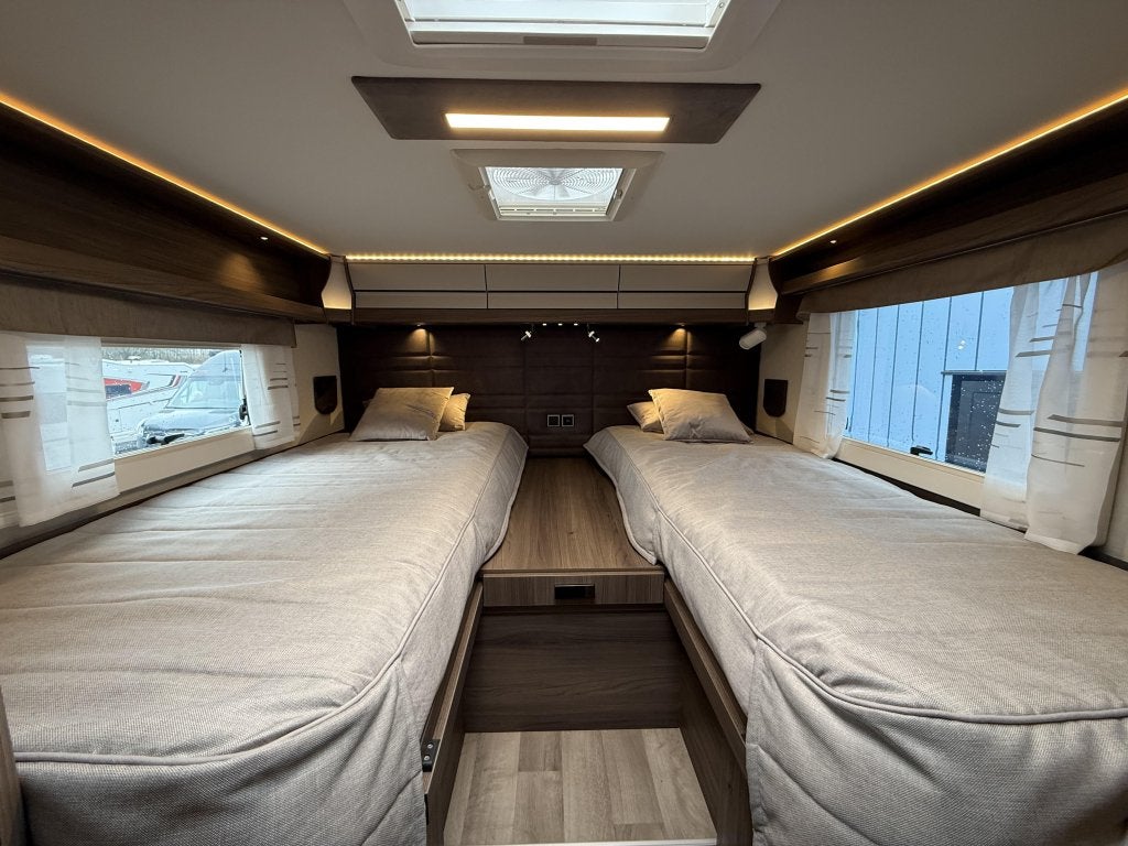 Kabe Travel Master Imperial i910 GB, Caravans en Kamperen, Campers, Standaard zit, Ringverwarming, 9 tot 10 meter, Bedrijf