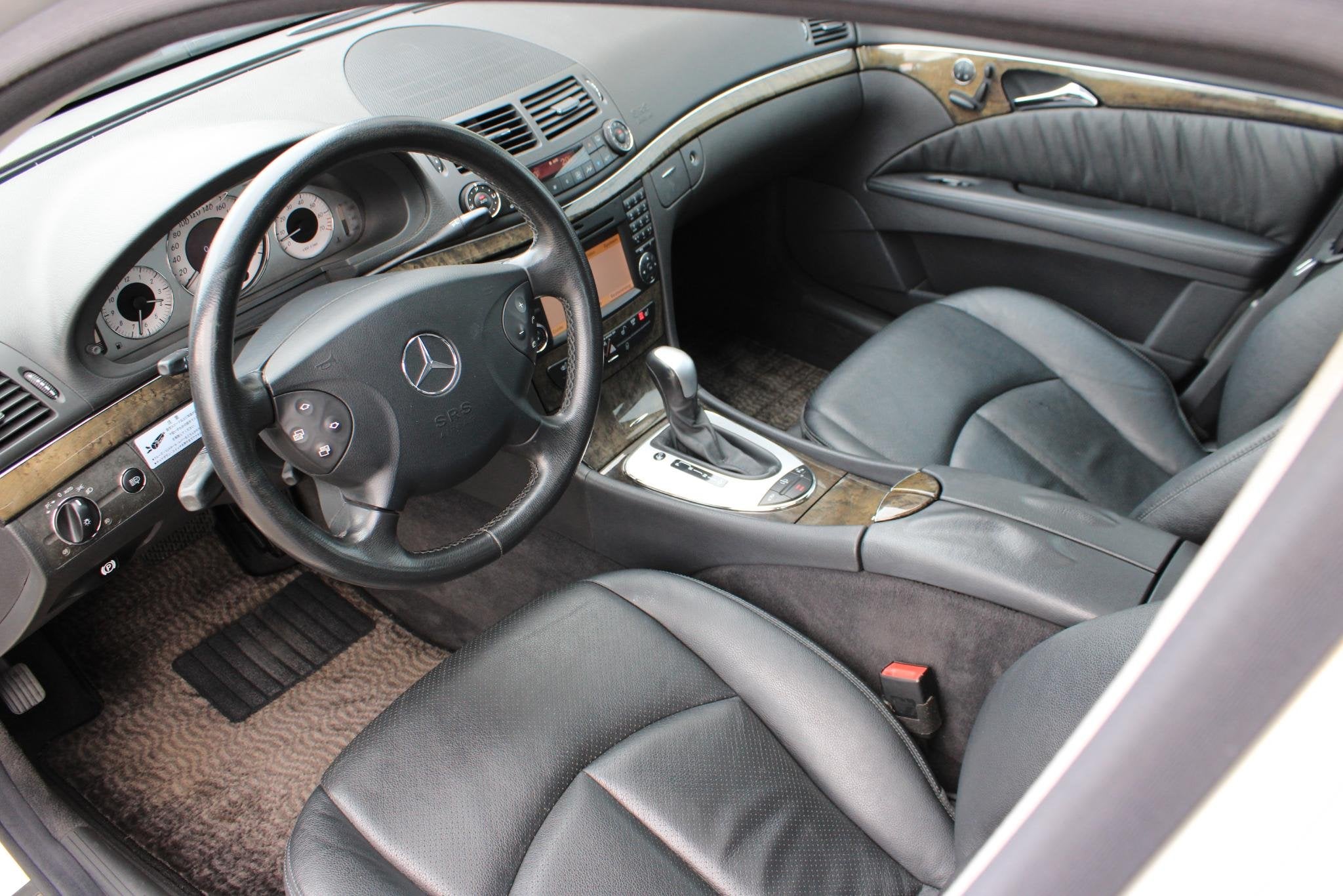 Mercedes-Benz E-Klasse 350 AMG Schuifdak | Trekhaak | Memory, Auto's, Mercedes-Benz, Automaat, Gebruikt, Zwart, 10 km/l