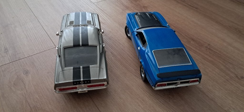 Schaalmodel, Ophalen of Verzenden, Zo goed als nieuw, Auto, Sun Star
