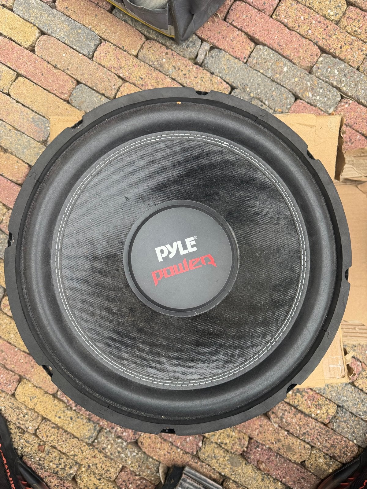Pyle Power PLPW15D Subwoofer - 2000W Max Power, Subwoofer, Ophalen of Verzenden, Zo goed als nieuw, 150 watt of meer