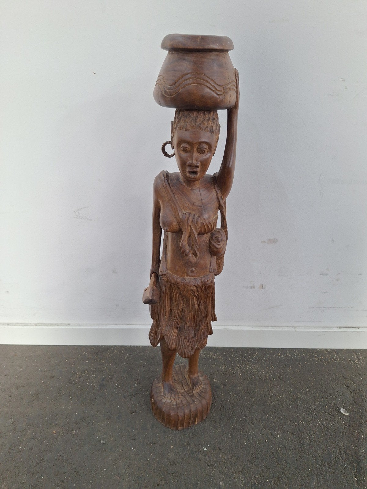 Afrikaans houten beeld van vrouw met kind en pot, 50cm, Hout, Afrika, Ophalen of Verzenden, Beeld