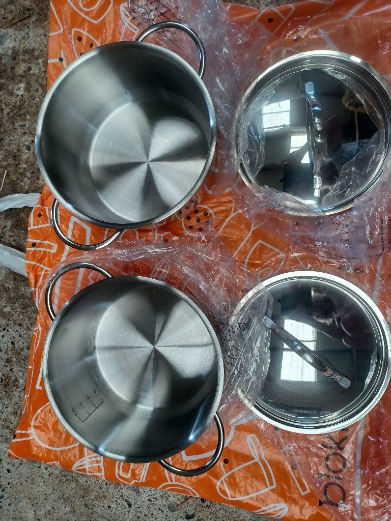 pannen 2 stuks nieuw, doorsnede 19cm,  hoogte 10cm 2,0 liter, Huis en Inrichting, Keuken | Potten en Pannen, Met deksel, Nieuw