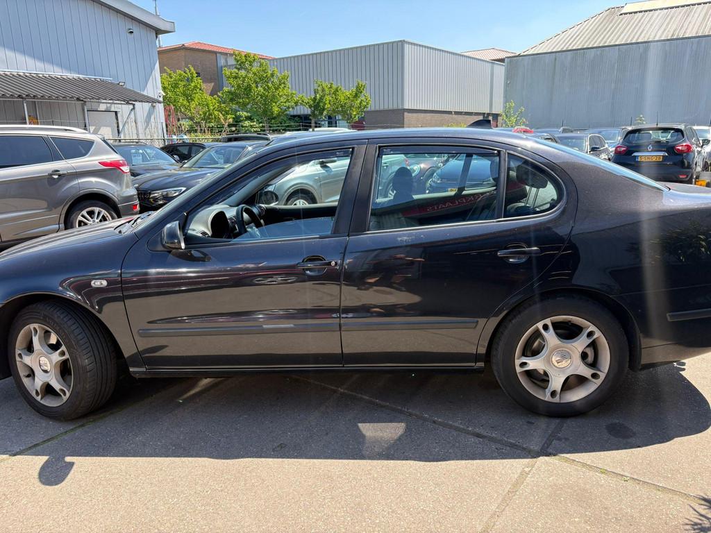 SEAT Toledo 2.3 V5 Sport Clima, camera, trekhaak, Auto's, Voorwielaandrijving, Stof, Gebruikt, Zwart
