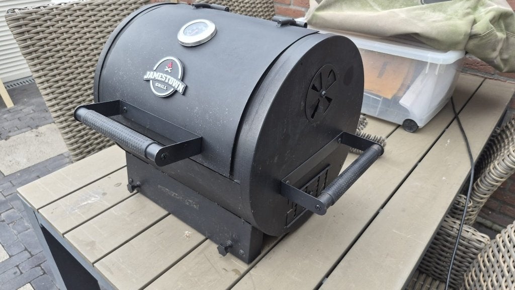 barbeque`Jamestown, Ophalen, Gebruikt, Jamestown Grill, Met accessoires