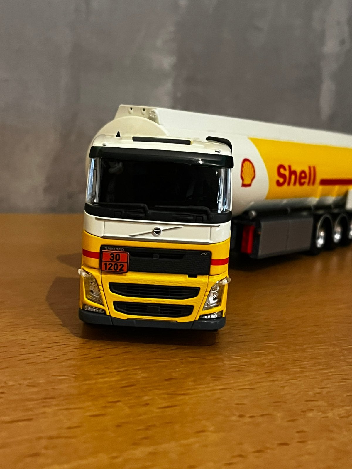 Shell truck 1:50 Volvo, Hobby en Vrije tijd, Ophalen, Nieuw, Bus of Vrachtwagen, Tekno