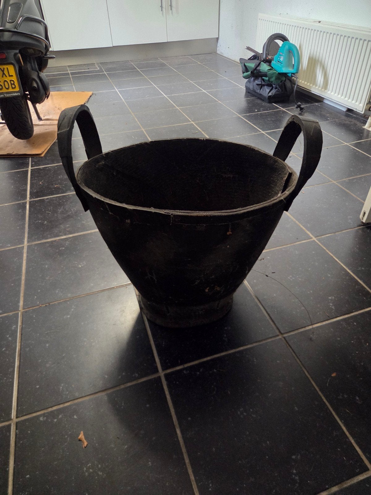 Grote rubberen mand met handvatten, Ophalen, Gebruikt, Zwart, Kunststof