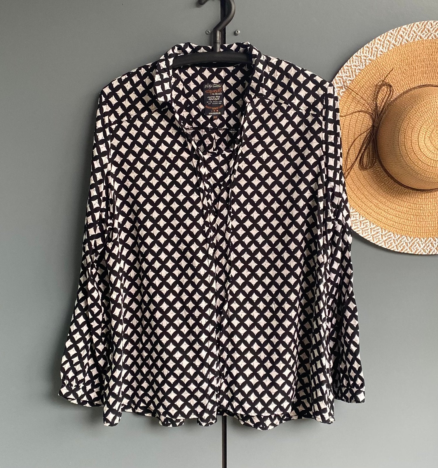 Prachtige blouse/top van S’QUESTO..mt:44, Kleding | Dames, B, Verzenden, Zwart, Maat 42/44 (L)