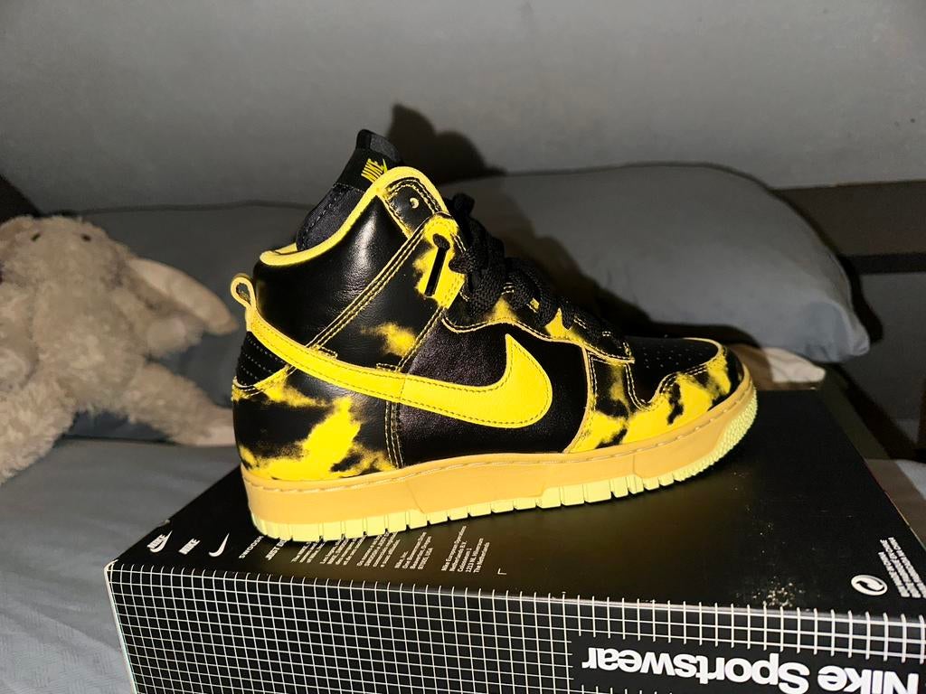 Nike Dunk High 1985 SP Black/Yellow, Zwart, Nieuw, Ophalen of Verzenden, Sneakers of Gympen
