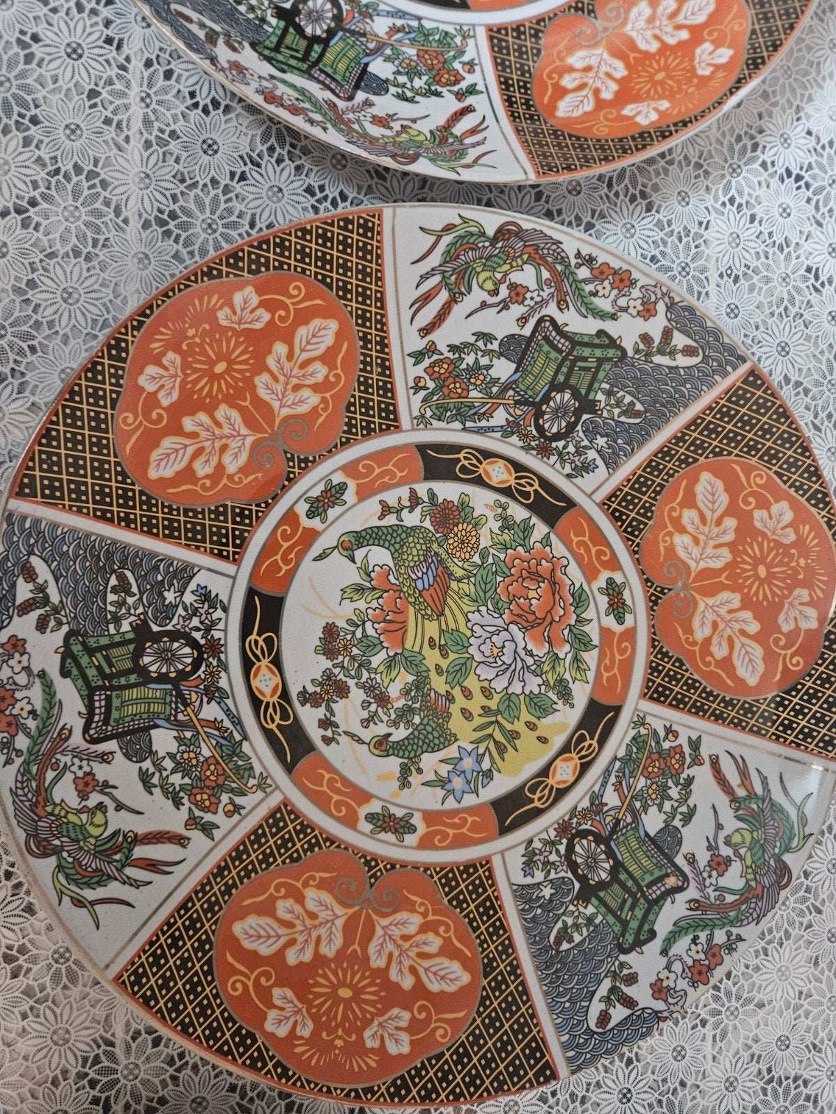 Decoratieve Japanse borden met pauw en bloemen, Antiek en Kunst, Ophalen