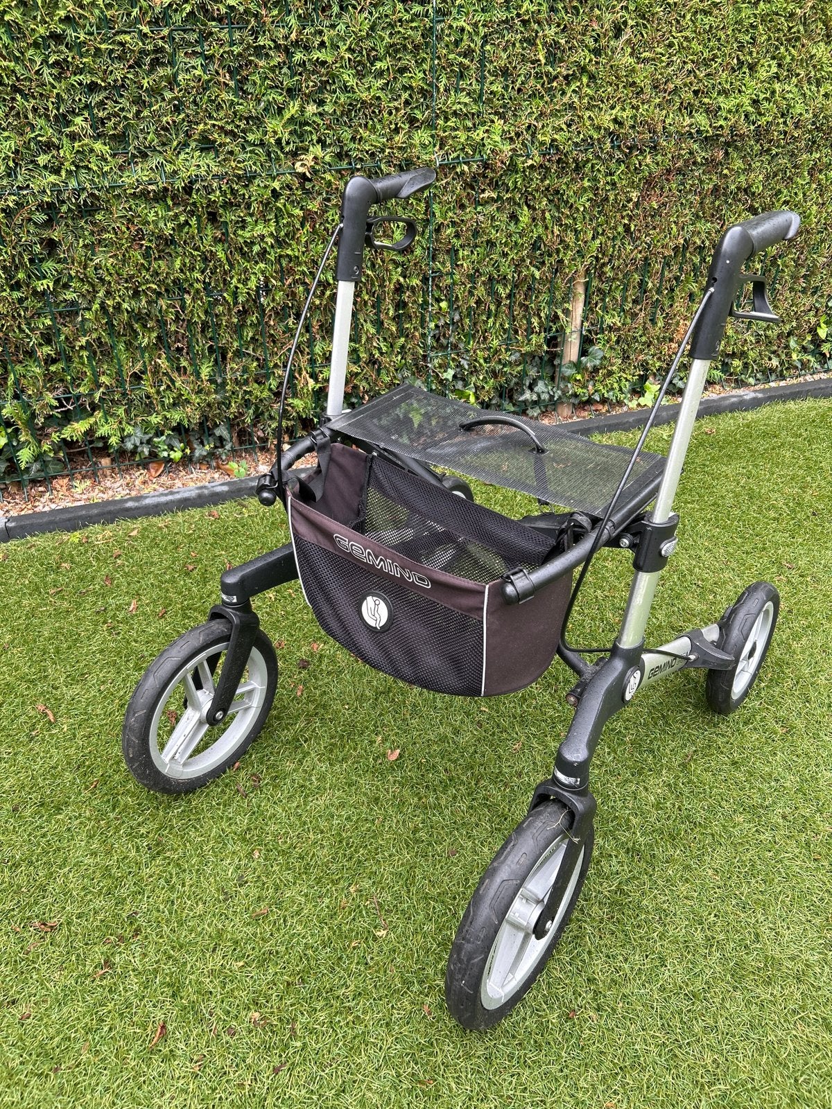 Rollator Gemino 60 M, Diversen, Ophalen, Lichtgewicht, Zo goed als nieuw