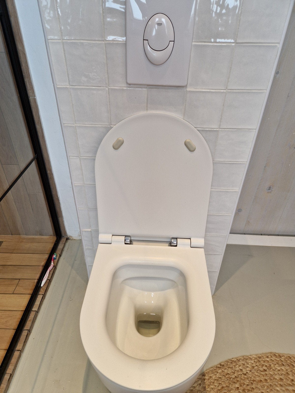 Wandcloset met softclose zitting, Ophalen, Gebruikt, Toilet