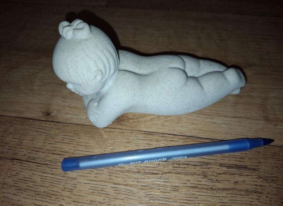 Mar Bell Stone Art Beeldje Baby op Buik - Zo goed als nieuw, Verzamelen, Beelden en Beeldjes, Ophalen of Verzenden, Zo goed als nieuw