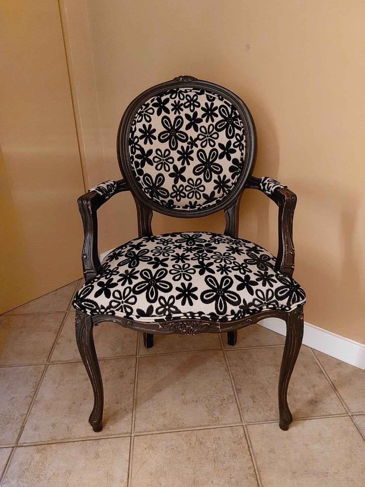 Elegante Fauteuil met Bloemmotief - Zwart/Wit, Ophalen, Gebruikt, Klassiek, Barok, Bloemmotief, 75 tot 100 cm