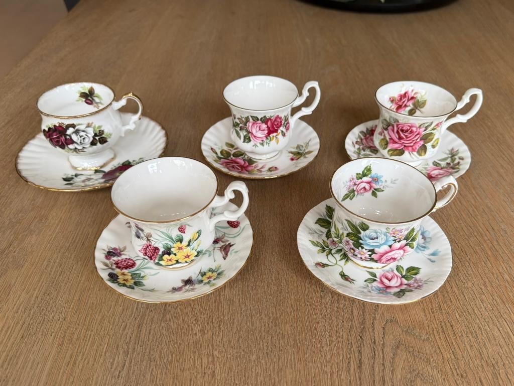 5x Kop & schotel Royal Albert Bone China, Verzamelen, Porselein, Kristal en Bestek, Ophalen, Zo goed als nieuw, Porselein, Kop en/of schotel