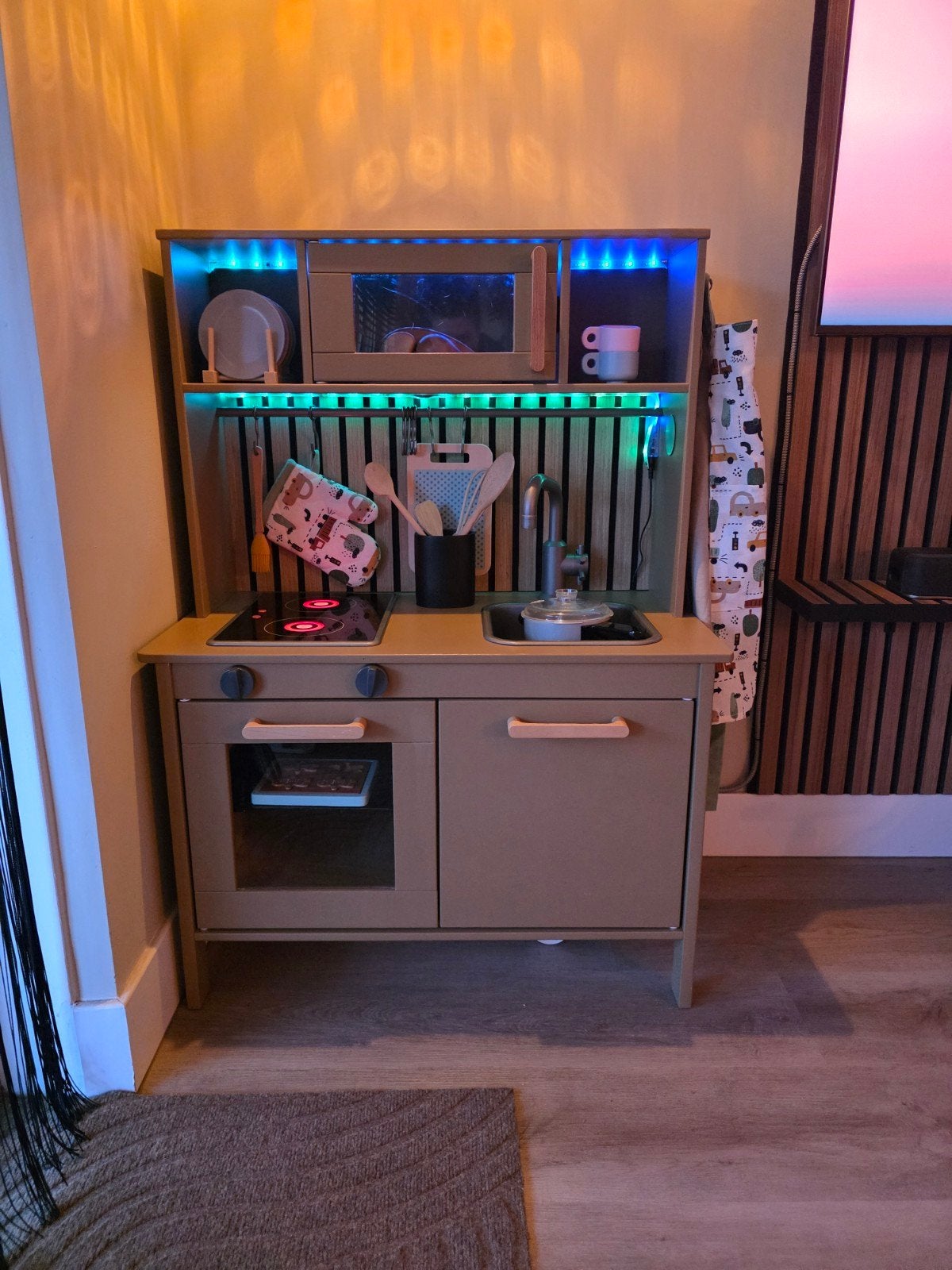 IKEA Speelkeuken DUKTIG met verlichting en accessoires, Ophalen, Zo goed als nieuw, Hout, Speelkeuken