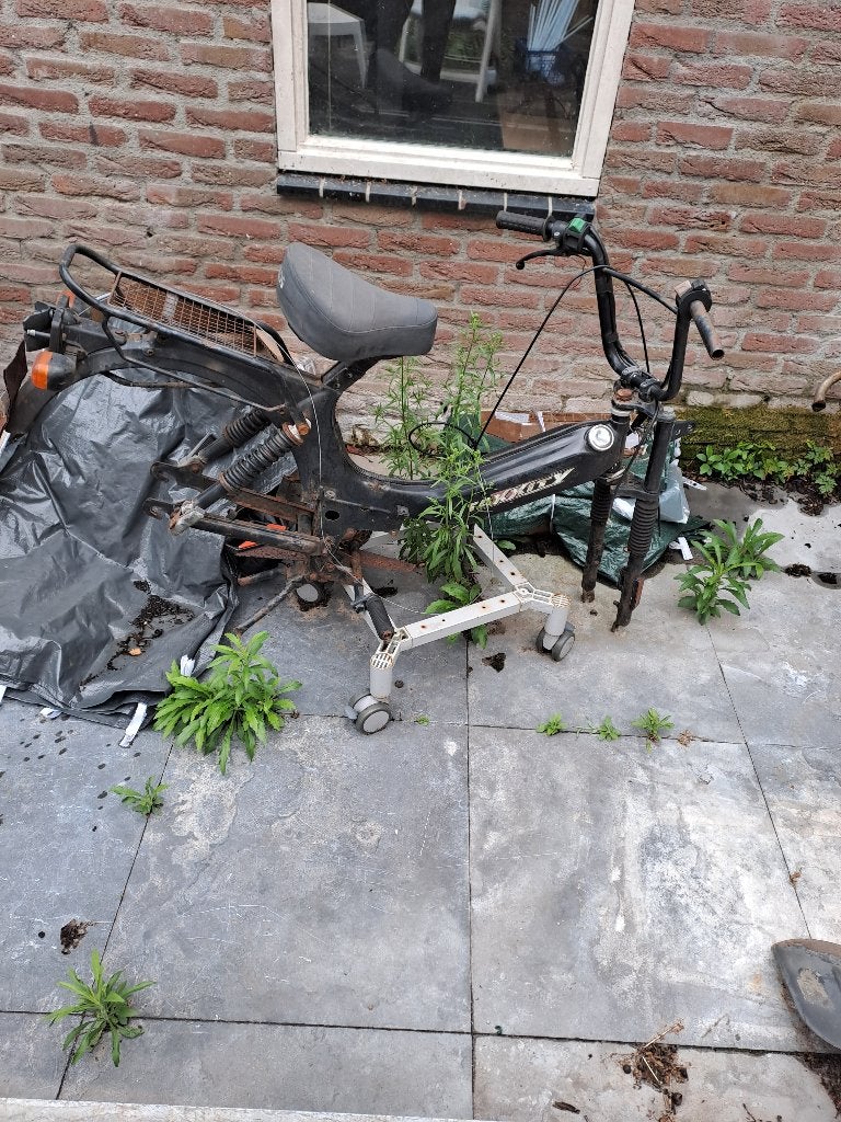 Te koop frame tomos, Fietsen en Brommers, Ophalen of Verzenden, Gebruikt, Maximaal 25 km/u, Overige modellen