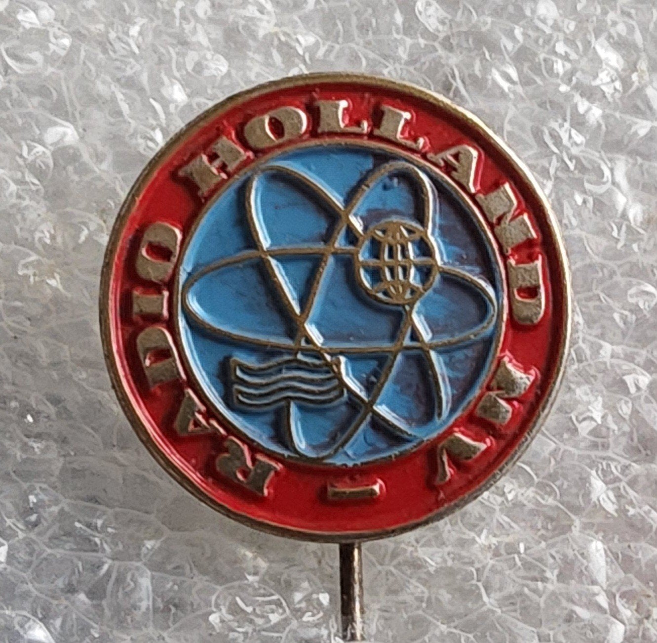 Vintage Speldje Radio Holland, Verzamelen, Ophalen of Verzenden, Gebruikt, Overige onderwerpen, Speldje of Pin