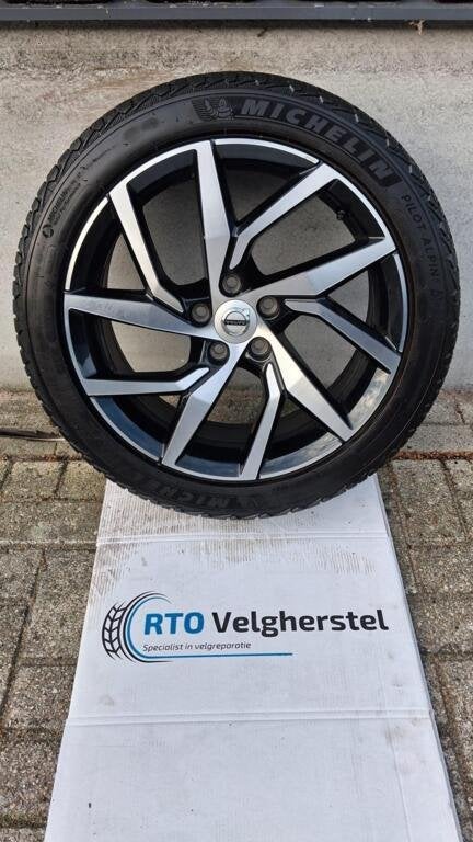 18'' volvo winterset - 18inch5x108, 18 inch, Gebruikt, 235 mm, Koperslager 1 9502 DA Stadskanaal