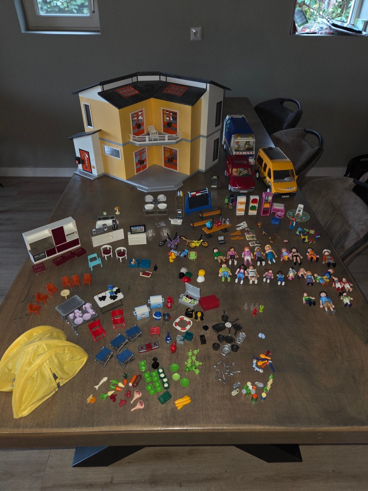 Grote Playmobil set: Huis, auto's en veel accessoires, Ophalen of Verzenden, Gebruikt