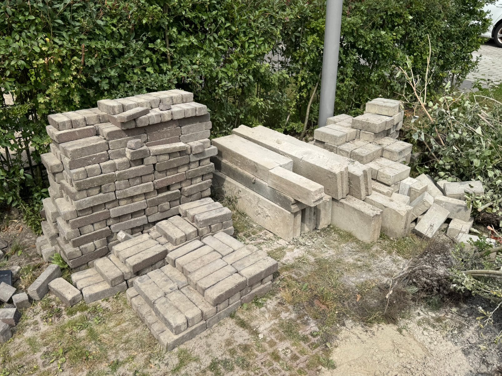 Gratis afhalen: bestrating, Ophalen, Zo goed als nieuw, Beton, Klinkers