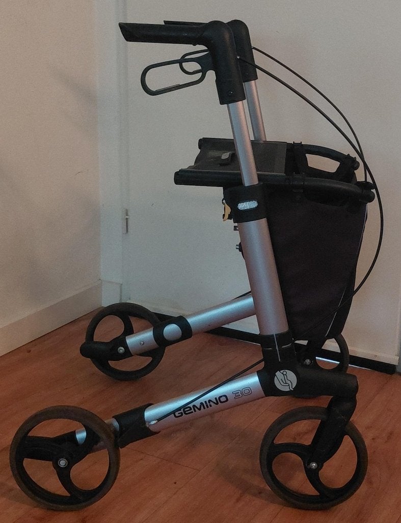 Rollator Merk: Gemino L + Tas ( 7.4 kg ), Ophalen of Verzenden, Lichtgewicht, Zo goed als nieuw
