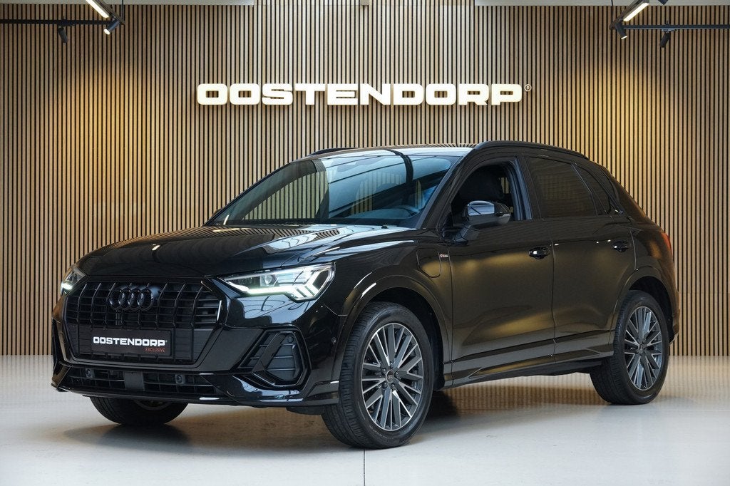 Audi Q3 45TFSIe/245pk S-Line Blackstyle|2023|Matrix|Keyless|, Gebruikt, Zwart, Zwart, Hybride Elektrisch/Benzine