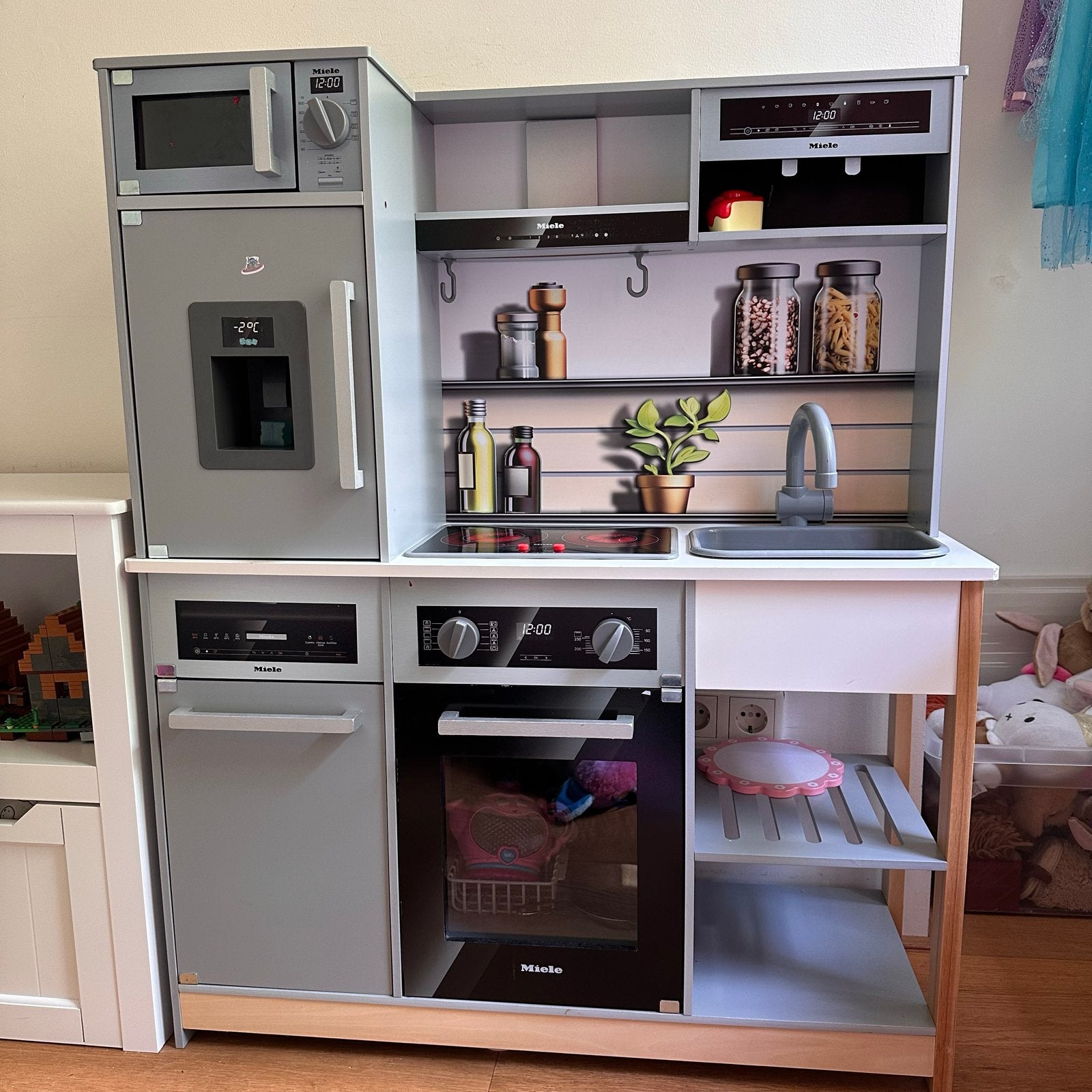 Grote Miele Speelkeuken met Koelkast en Oven, Ophalen, Zo goed als nieuw, Hout, Speelkeuken