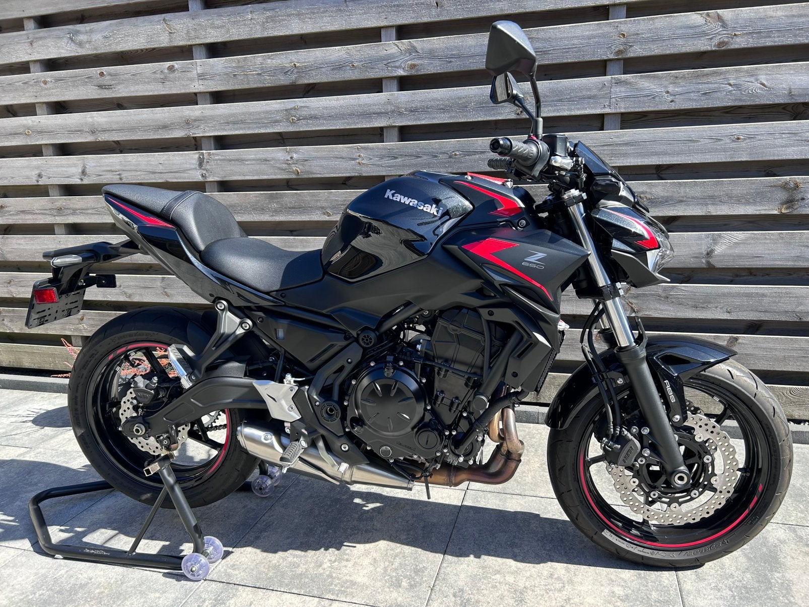 Kawasaki Z650 2023 km 3900 nieuwstaat!, Motoren, 649 cc, Gebruikt, Particulier, Meer dan 35 kW