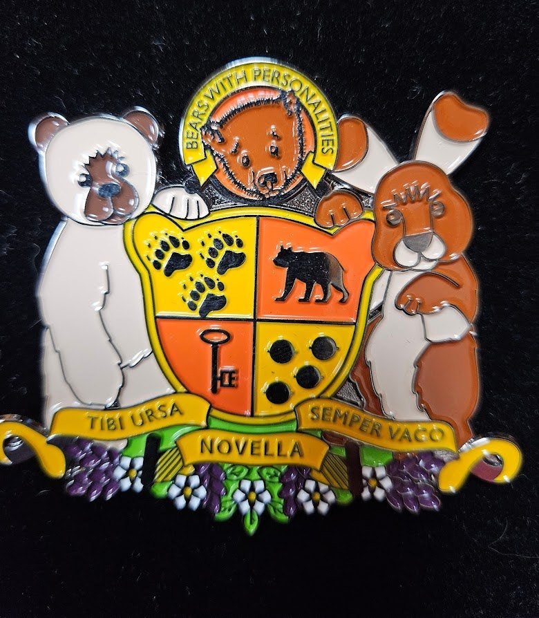 Charlie Bears bear pin coat of arm pinbadge exclusief !, Ophalen of Verzenden, Nieuw, Merk, Speldje of Pin